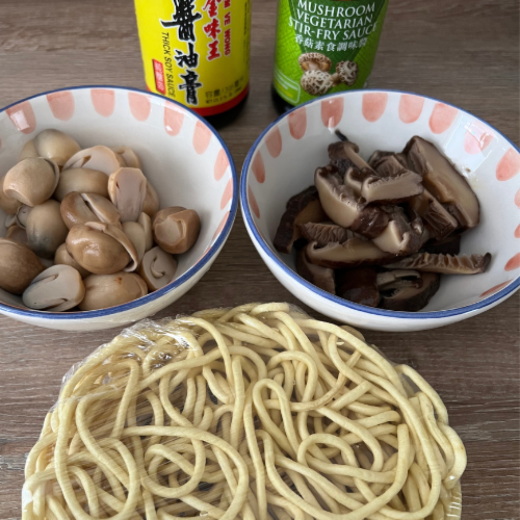 braised egg noodle 